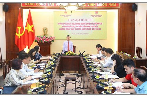 Biểu dương người khuyết tật, trẻ mồ côi và người bảo trợ tiêu biểu