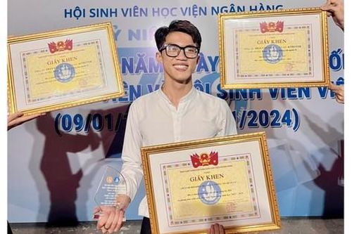 'Trao đi yêu thương, nhận lại hạnh phúc': Câu chuyện truyền cảm hứng của chàng sinh viên Học viện Ngân hàng