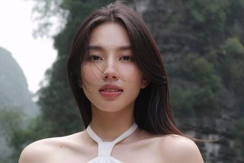 Tích cực với công tác thiện nguyện vì cộng đồng, Hoa hậu Thùy Tiên còn khoe 'visual' cực đỉnh tại Tràng An