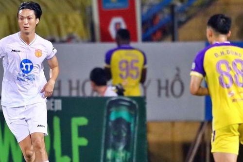 Nam Định và Tuấn Anh mắc sai sót hy hữu tại V-League