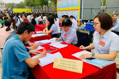 'Nghìn lẻ' cách làm thêm của công nhân