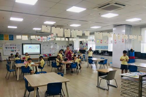 Học sinh Trường Quốc tế Mỹ háo hức đi học trở lại