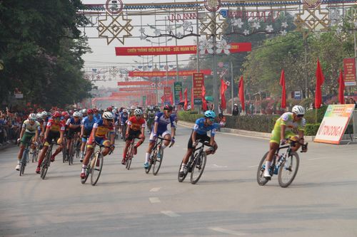 Khai mạc Cuộc đua xe đạp tranh Cup Truyền hình Tp Hồ Chí Minh tại Điện Biên