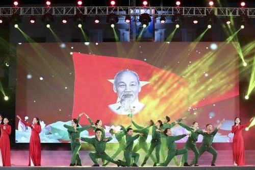Khi tiếng ca, điệu múa vượt hàng nghìn km để về với Điện Biên