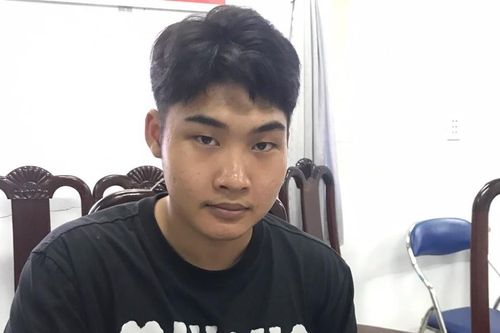 Bà cụ tử vong bên chiếc loa đang phát kinh Phật, hung thủ trà trộn cùng công an tìm kẻ gây án