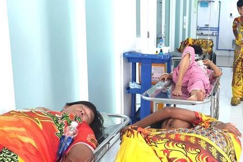Nhiều người trong đoàn lân sư rồng nhập viện sau khi ăn bánh mì và bánh bao