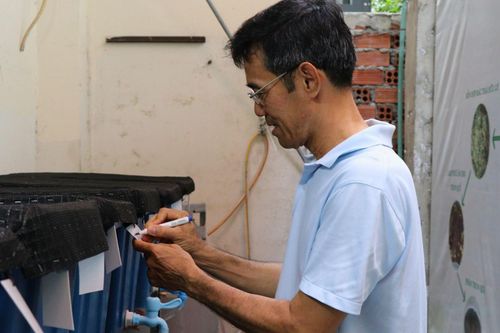 Kỹ sư sáng chế cỗ máy biến rác thải thành phân bón hữu cơ