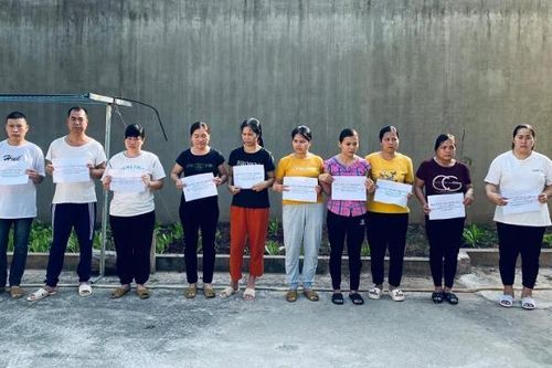 Phê chuẩn khởi tố nhóm đối tượng đánh bạc trên đồi Nà Váng