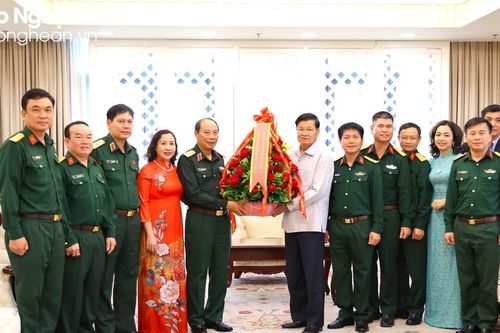 Bộ Tư lệnh Quân khu 4 thăm, chúc Tết Bun Pi May lãnh đạo Đảng, Nhà nước Lào