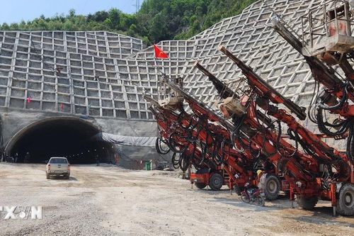 Thông hầm Sơn Triệu thuộc cao tốc Quy Nhơn-Chí Thạnh, vượt tiến độ 1 tháng
