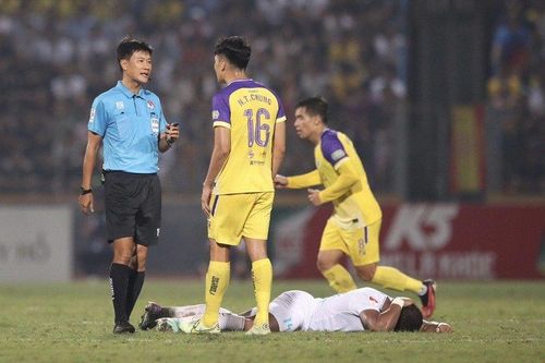 Hà Nội FC gửi văn bản đến VFF kiến nghị công tác trọng tài