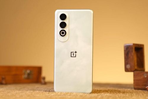 Smartphone chống nước, cấu hình 'khủng', sạc siêu tốc, giá rẻ bất ngờ