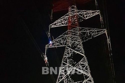 Thi công 4 đêm liên tiếp hoàn thành bảo dưỡng đường dây 500kV Vĩnh Tân – rẽ Sông Mây – Tân Uyên