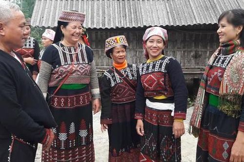 Lào Cai: Phụ nữ Xá Phó ít có cơ hội phát triển vì hạn chế trong việc nói tiếng phổ thông