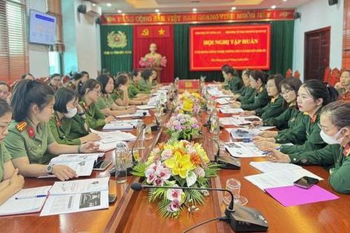 Bắc Giang: Tập huấn chuyển đổi số cho hơn 1.000 cán bộ, hội viên, phụ nữ
