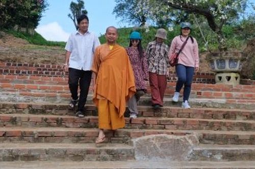 Chốn thiền trên đỉnh Hòn Cọp