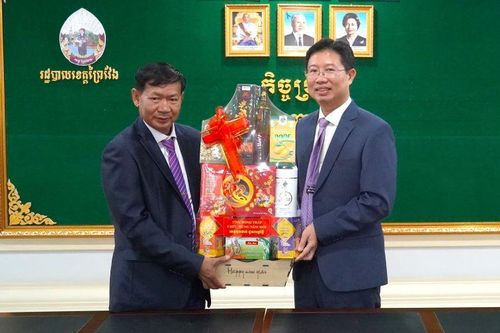Lãnh đạo UBND tỉnh Đồng Tháp thăm, chúc Tết Chol Chnam Thmay năm 2024 tại tỉnh Prey Veng