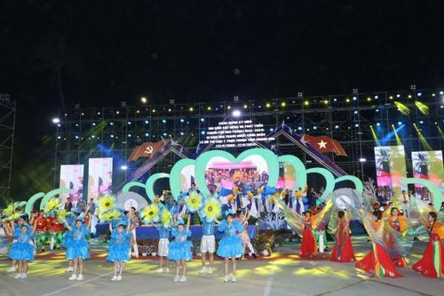 Chương trình nghệ thuật chào mừng Nha Trang 100 năm xây dựng và phát triển