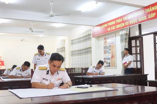 Lữ đoàn 955 tổ chức kiểm tra chức danh Phó Thuyền trưởng