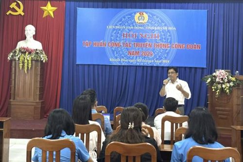 Tập huấn công tác truyền thông cho hơn 100 cán bộ công đoàn các cấp