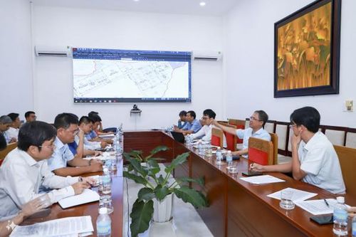 Ông Trần Hòa Nam - Phó Chủ tịch UBND tỉnh Khánh Hòa: Nghe báo cáo hồ sơ điều chỉnh cục bộ Quy hoạch chi tiết (tỷ lệ 1/500) các Cụm công nghiệp Trảng É