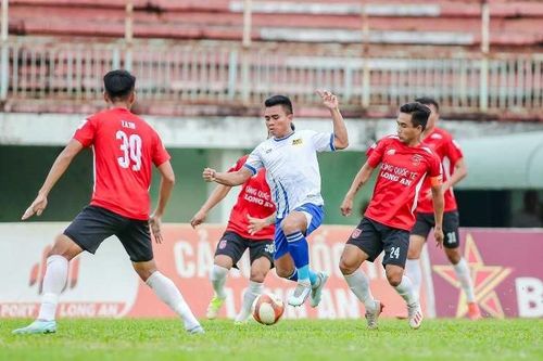 Thua Long An, CLB Huế 'rơi' xuống vị trí thứ 5