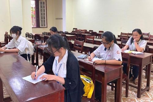 Khởi động cuộc thi tranh biện tiếng Anh cấp tỉnh