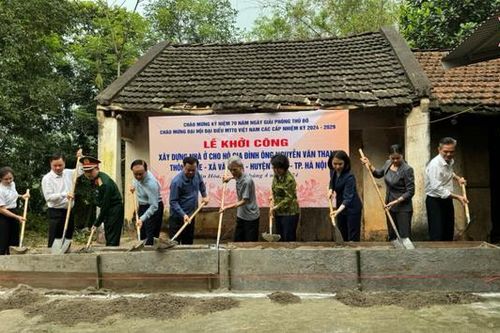 Khởi công xây dựng nhà ở hộ nghèo tại huyện Ba Vì