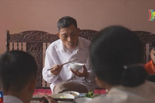 Những làng quê chỉ còn người già và trẻ nhỏ