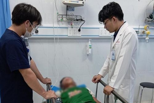 Bé trai 14 tuổi bị sốc phản vệ sau khi ngậm kẹo trị ho