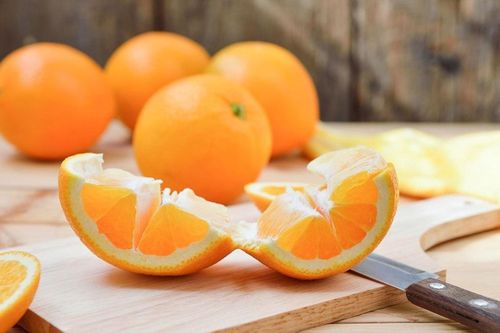 Nên ăn bao nhiêu quả cam một ngày?