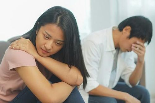 Vợ ghen tuông vô lối, nhắn tin đe dọa cả đồng nghiệp nữ của chồng: Chồng làm ngay 1 việc để vợ thay đổi