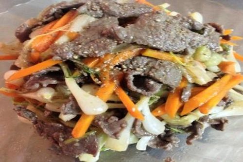 Công thức làm củ kiệu xào thịt bò độc đáo, lạ miệng