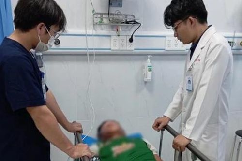 Sốc phản vệ khi ngậm kẹo trị ho, một học sinh phải đi cấp cứu