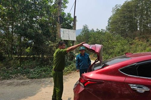 Hơn 400 cảnh sát phong tỏa rừng sến, vây bắt phạm nhân vượt ngục