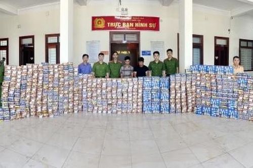 Bắt 2 đối tượng vận chuyển 1,4 tấn pháo hoa nổ