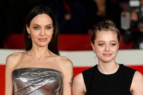 Chuyện gì đang xảy ra với gia đình Angelina Jolie?