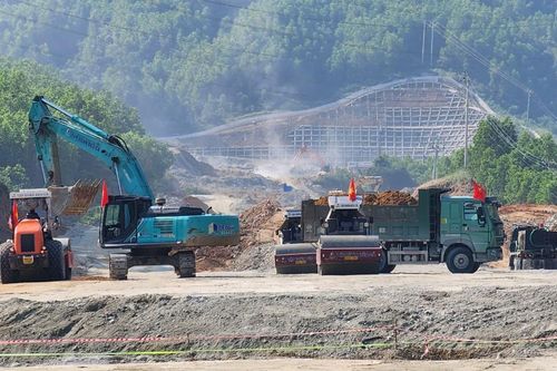 Nỗ lực bàn giao mặt bằng thi công cao tốc Quảng Ngãi- Hoài Nhơn