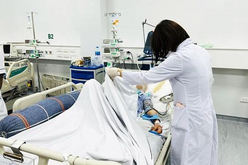 Dùng thuốc nam không rõ nguồn gốc: hiểm họa khôn lường