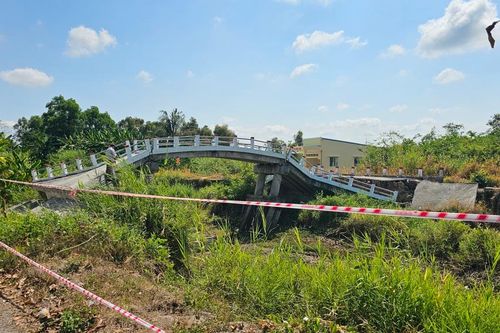 Nhiều tuyến đường sụt lún, sạt lở nghiêm trọng tại khu vực U Minh Thượng