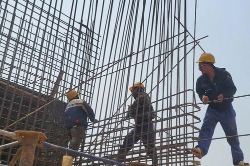 Trên công trường cao tốc bắc-nam những ngày nắng gắt