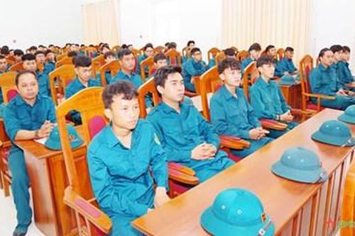 Bộ CHQS tỉnh Bình Thuận khai mạc huấn luyện 2 Đại đội Dân quân Pháo phòng không 37mm