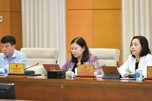 Công chứng viên phải bảo đảm sức khỏe để hành nghề
