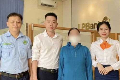Cụ bà suýt mất 3 sổ tiết kiệm vì tin lời nhóm lừa đảo trên mạng