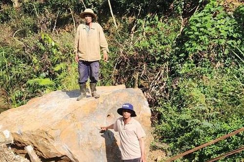 Lâm Đồng: Mỏ đá nổ mìn làm sập chòi, hư hại cây trồng của người dân