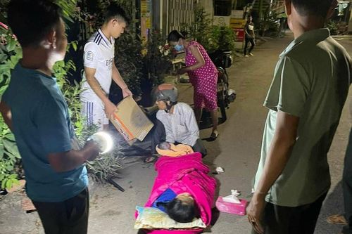 Sản phụ được giúp đỡ sinh con dọc đường lúc đêm khuya