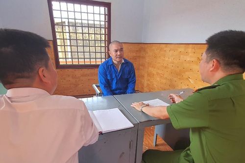 Bắt giam kẻ rút súng bắn người trong quán bida