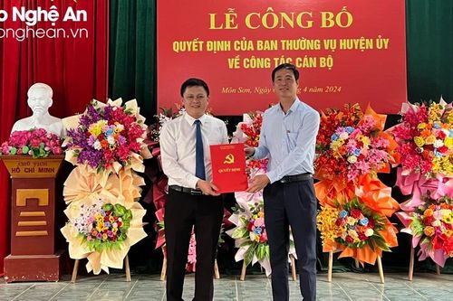 Con Cuông công bố quyết định điều động cán bộ