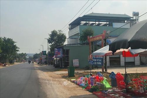 Kon Tum: Xử lý vi phạm hành lang an toàn đường bộ
