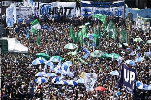 Thành viên tổ chức Công đoàn người lao động nhà nước ở Argentina đình công